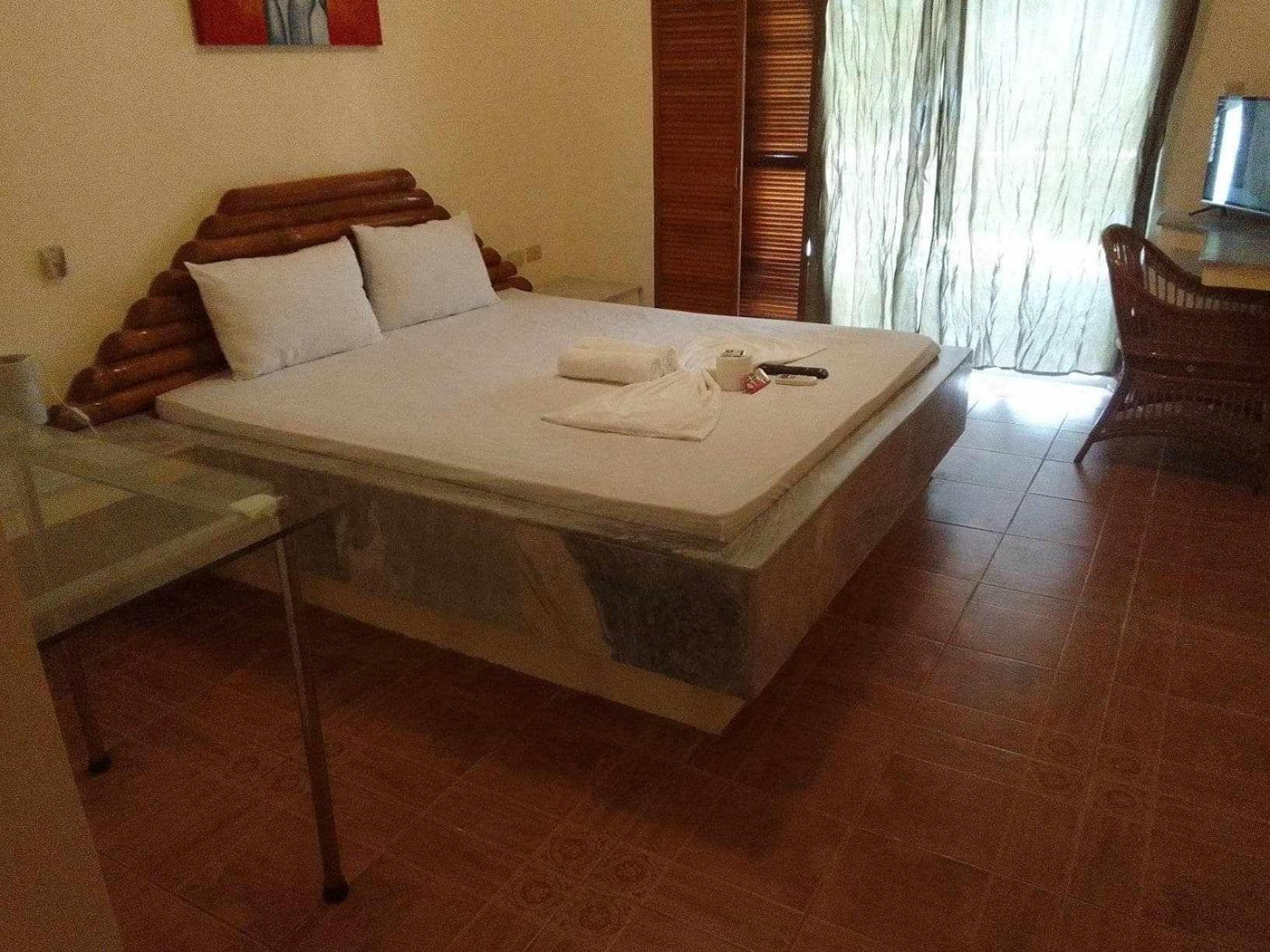 Dolphinbay Resort Puerto Galera Kültér fotó