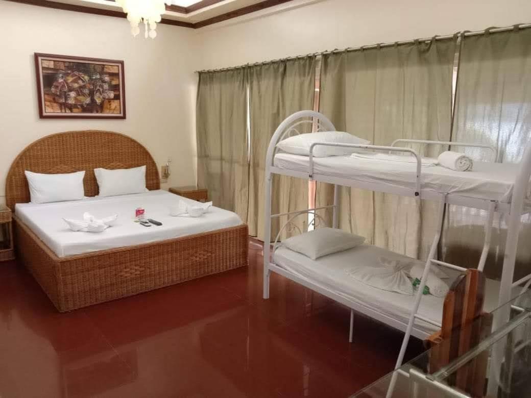 Dolphinbay Resort Puerto Galera Kültér fotó